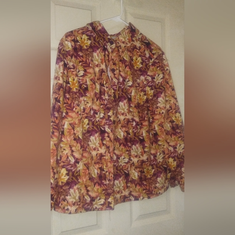 Autumn Leaf Patterned Button-Up Shirt - image 3